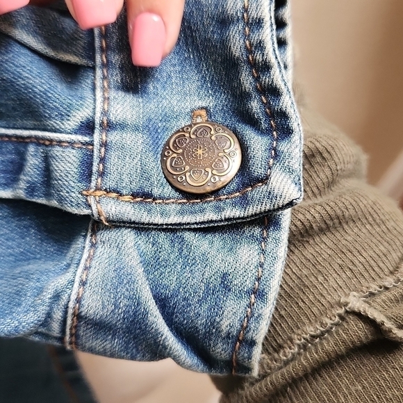 Cinco Ranch Western Denim Button Down Shirt - Picture 6 of 9